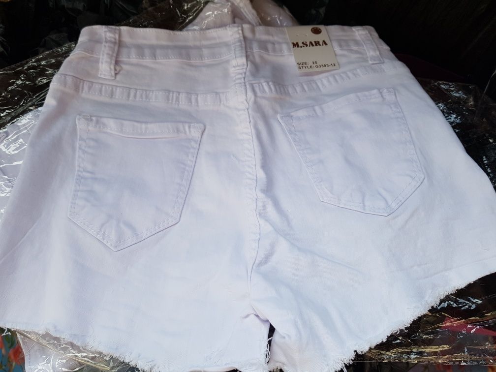 Pantaloni blugi CCC scurti albi noi strasuri perlate fermoar marimi 2