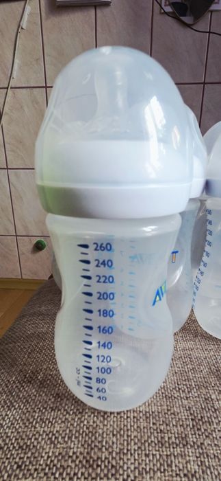 Set Biberon natural Avent 260 ml ,330 ml nou set 4 buc