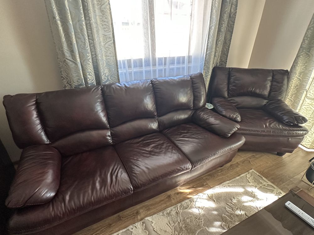 Set Living Piele Natur/Canapea Extensibila/2 Fotolii / Taburet / Masa