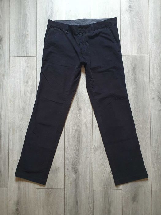 Pantaloni raiati HUGO BOSS - Marime 36R (Talie 98 cm)