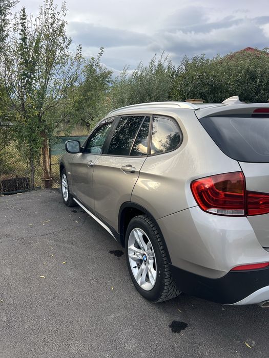 Vand bmw x1 decembrie 2010