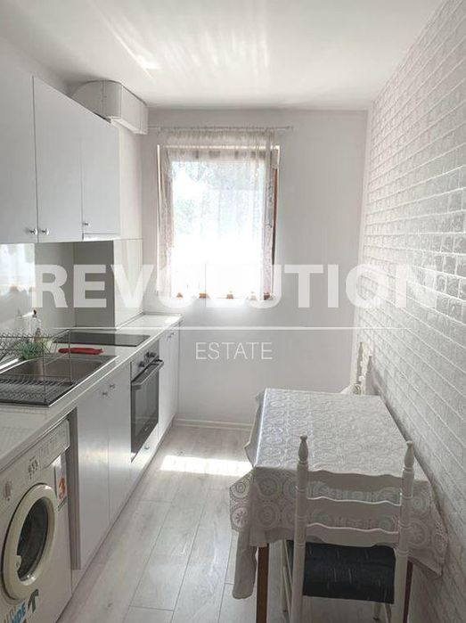 Дава се под наем Тристаен апартамент в Варна, Гръцка махала - 85 кв.м за 600 € - Снимка #1