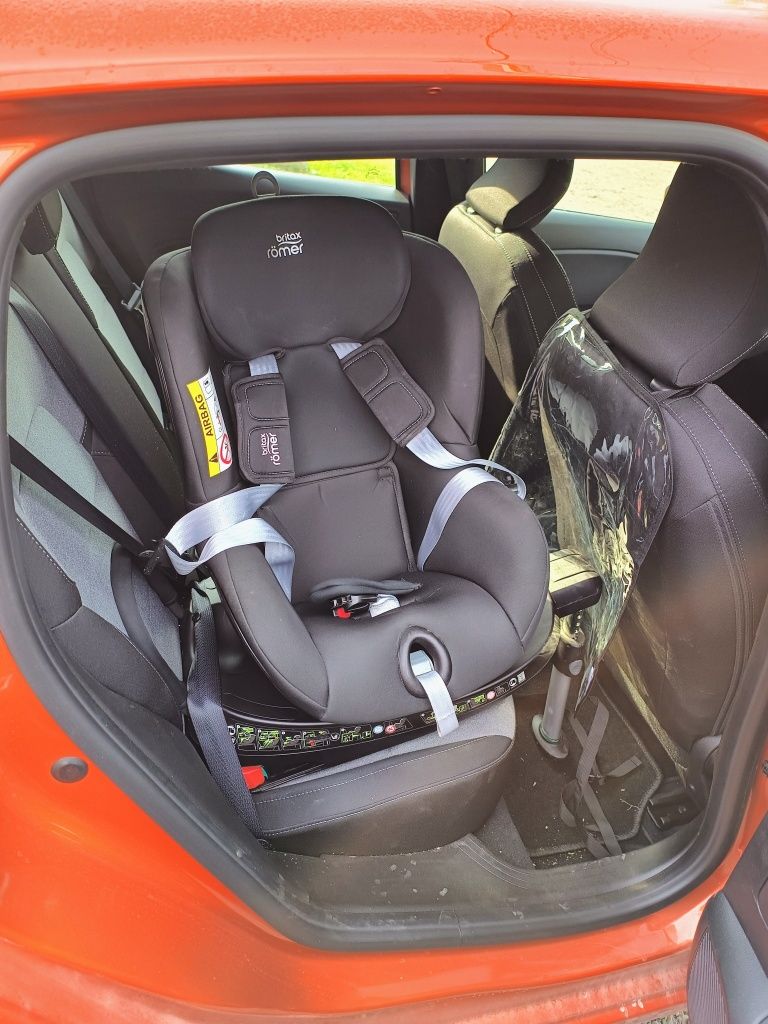 Scaun auto rotativ copil ISOFIX Britax Romer DUALFIX2 R , 0-18 KG