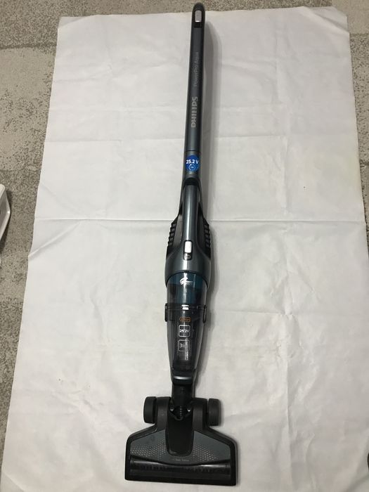 Aspirator vertical Philips PowerPro Aqua FC6409