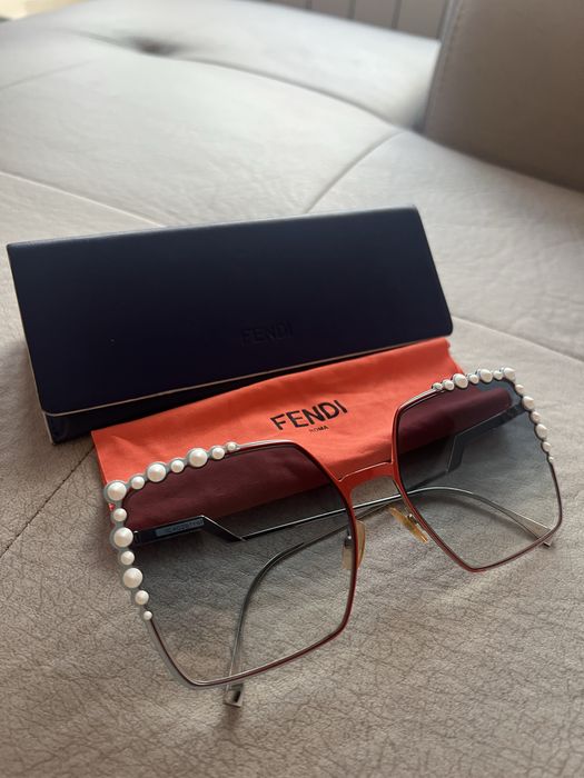 Слънчеви очила FENDI