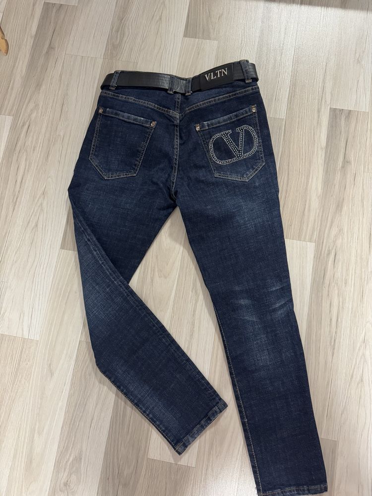 Дънки Valentino.