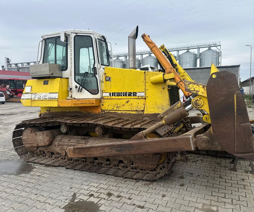 Vând buldozer Liebherr 732
