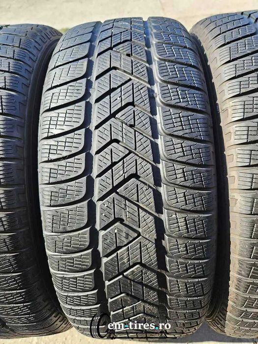 SET 4 Anvelope Iarna 235/60 R17 PIRELLI Winter Scorpion 106H