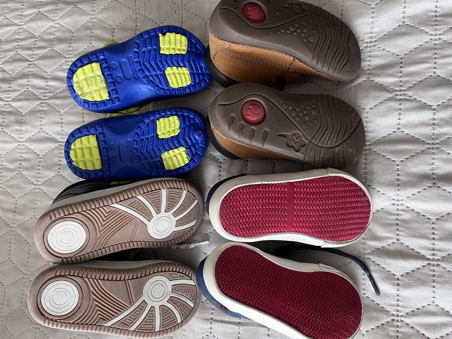 Обувки за момче номер 22