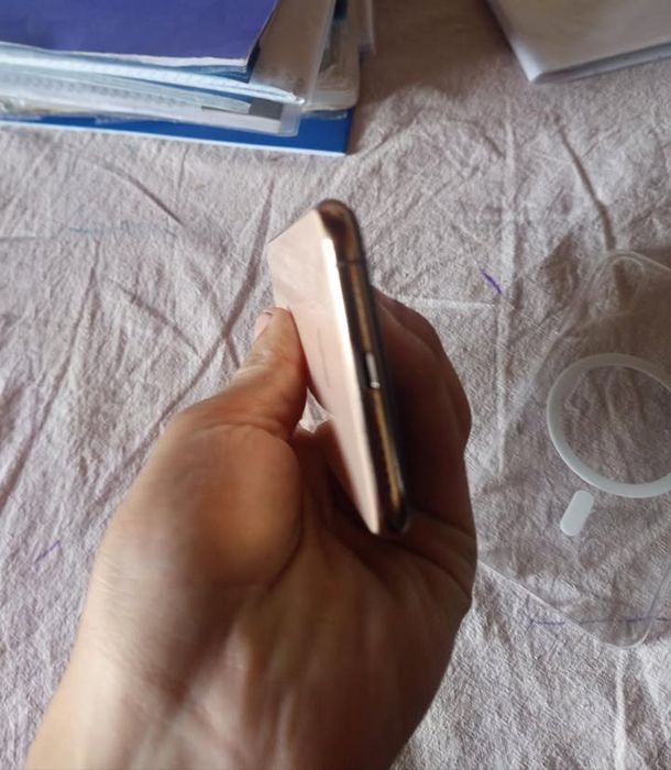 Iphone XS garantiya bor