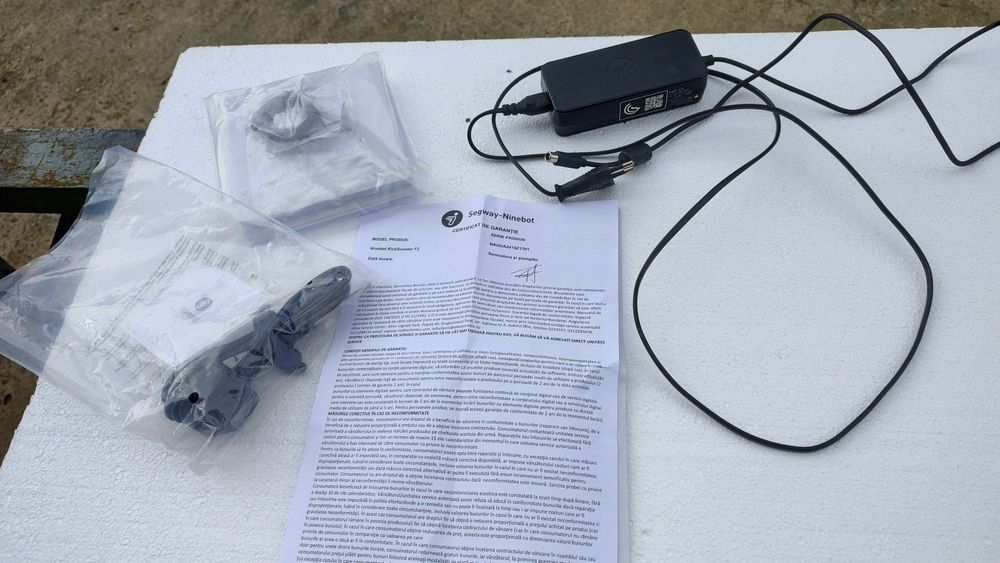 Vând trotineta electrica Ninebot KickScooter F2