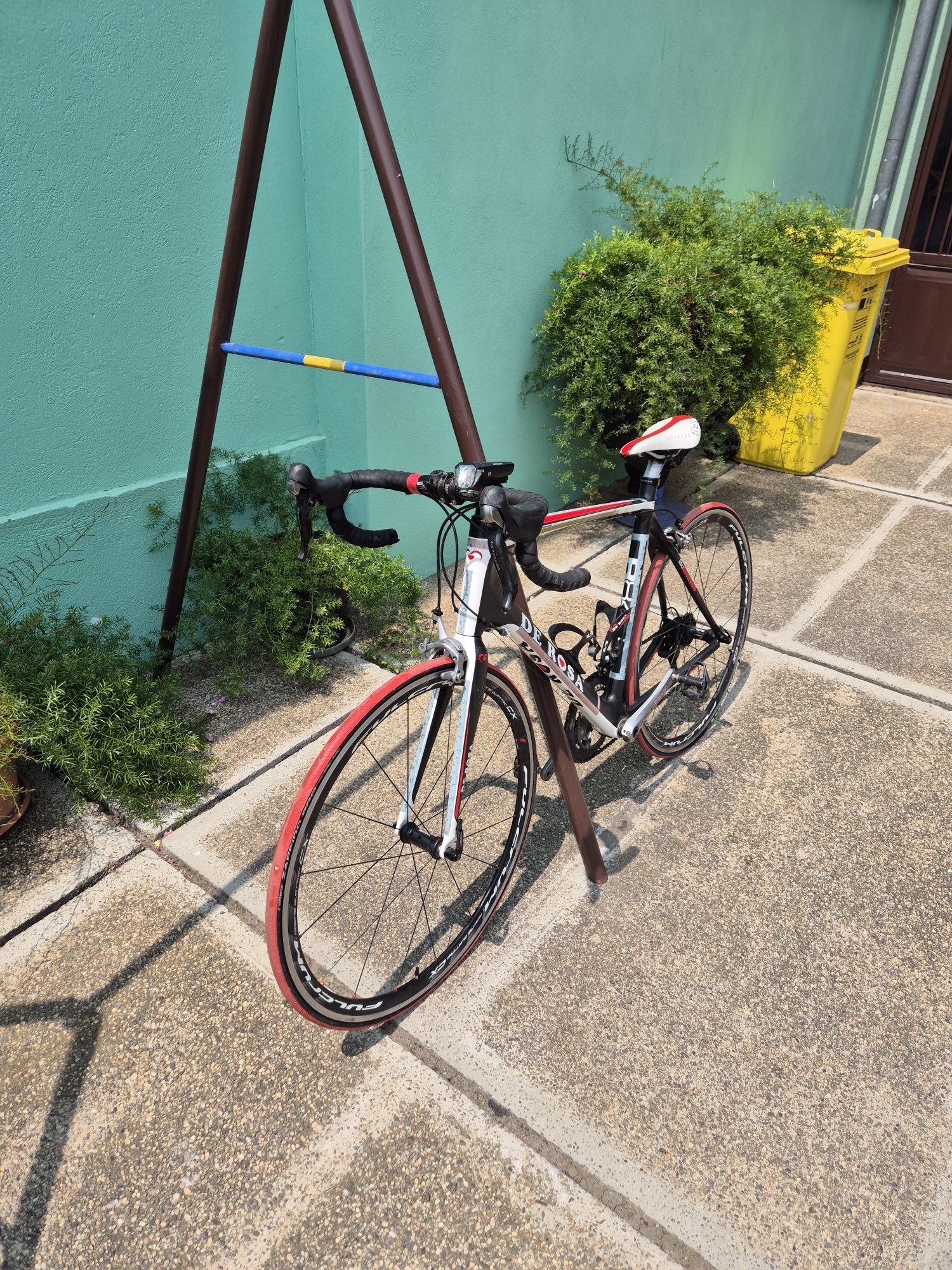 Cursiera carbon monocoque