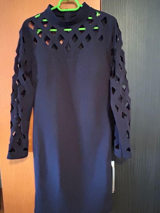 Rochie cu mânecă lungă…..