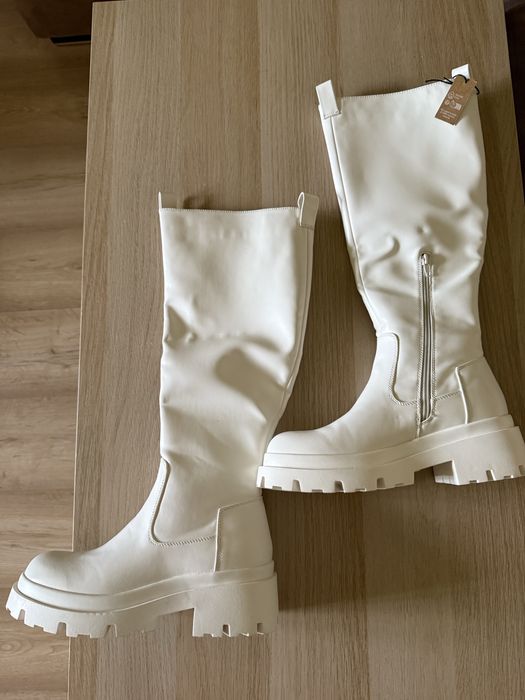 Нови уникални ботуши