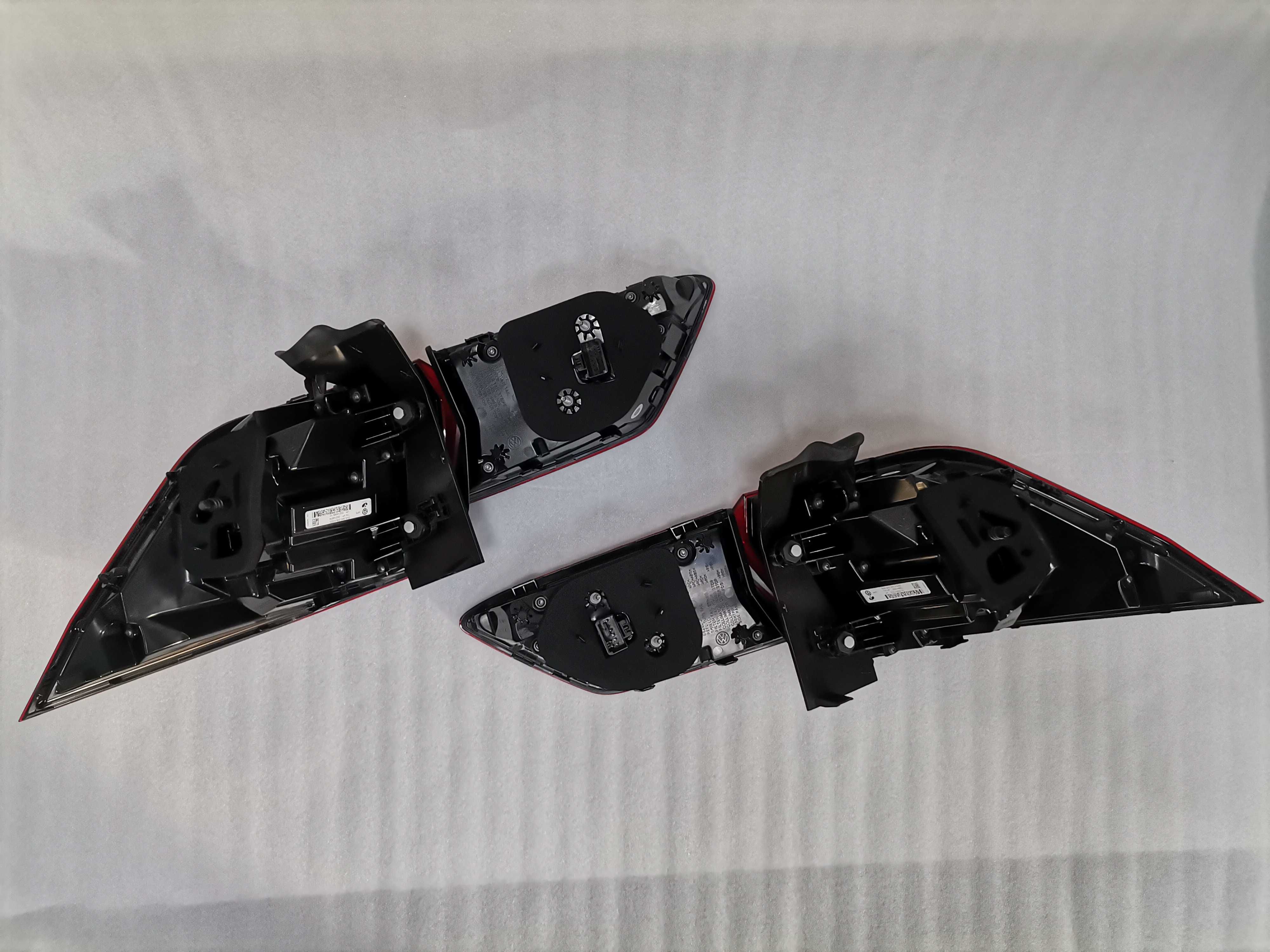 К-т Нови Оригинални Стопове IQ Light Matrix LED VW Tiguan 5NA