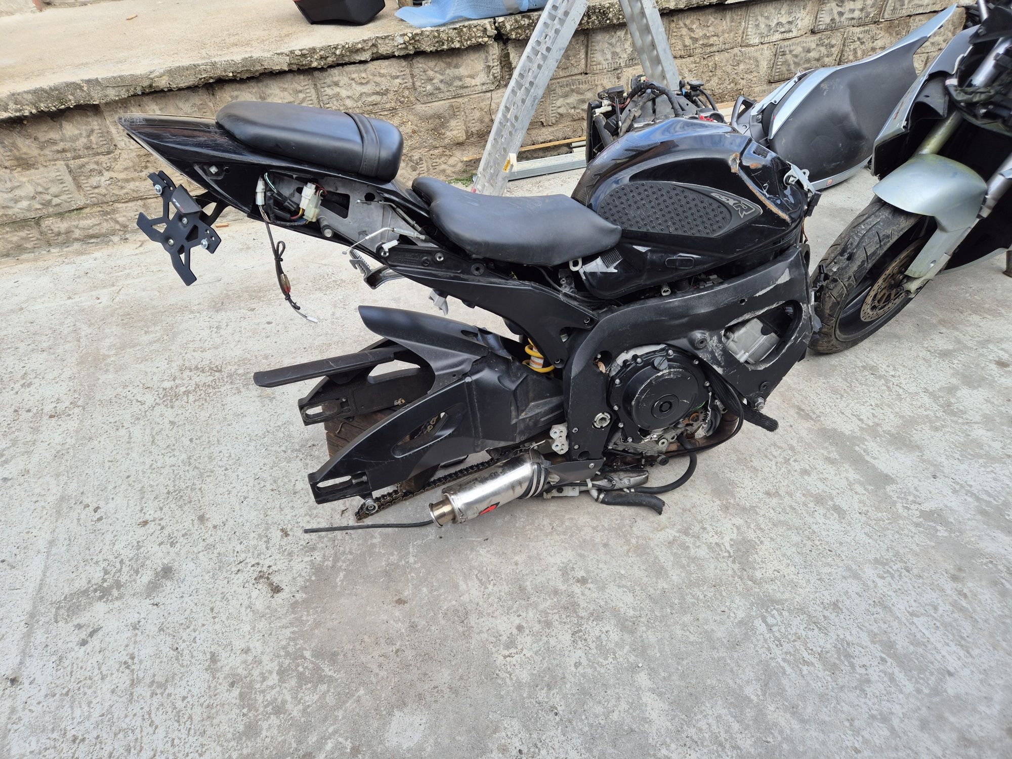 Suzuki gsxr k7 750 на части