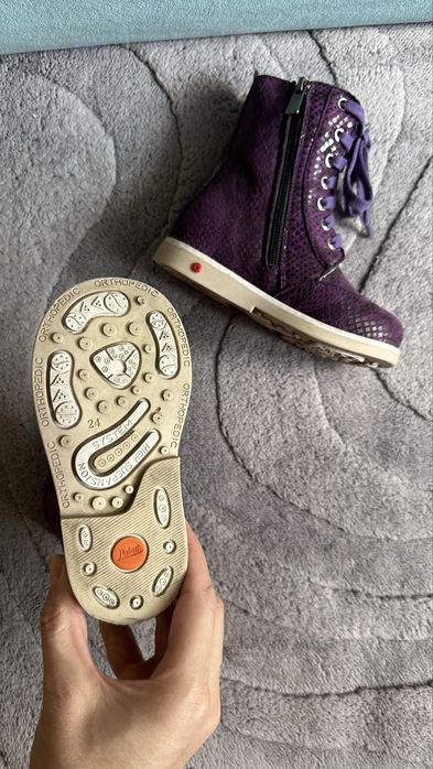 Сапожки для девочки как новые