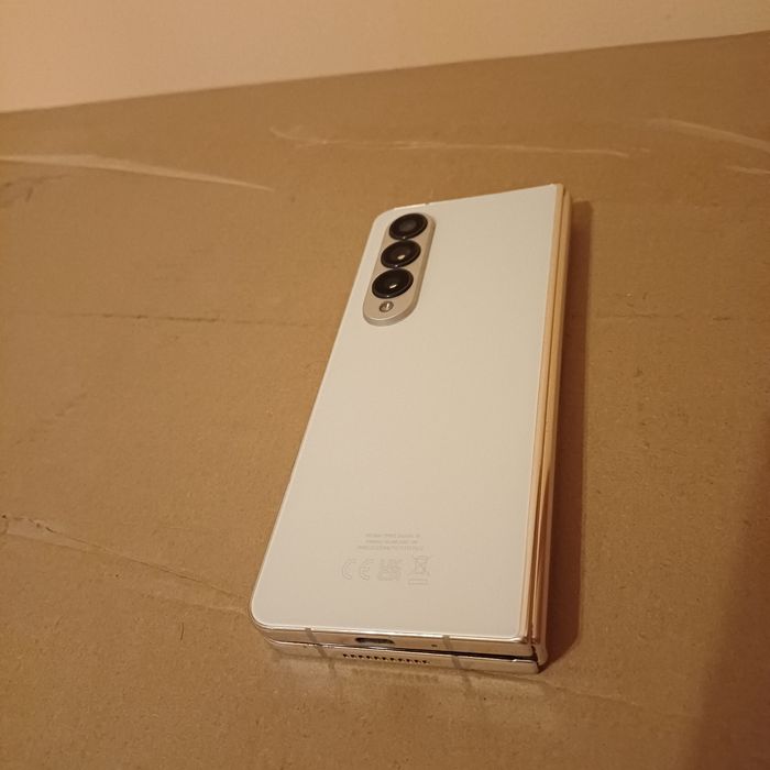 Galaxy z fold 4 original ,display mare defect funcțional