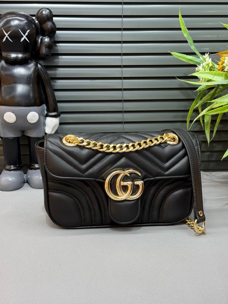 Geanta Gucci Noi !!! Dimensiuni 23/15 !!!