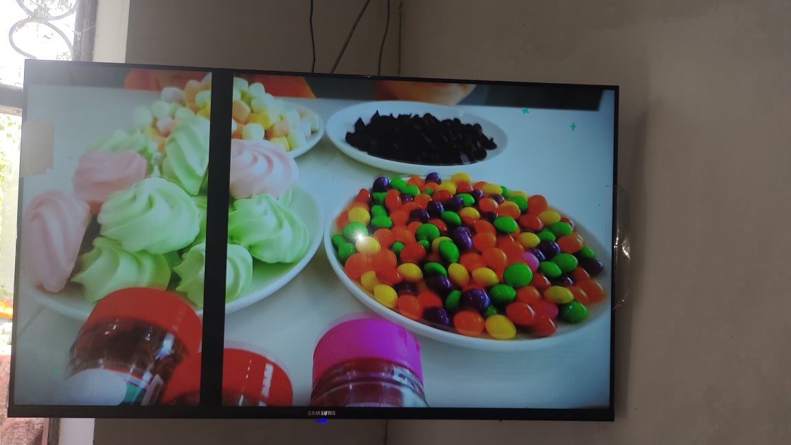 Samsung q90 SMART tv sotiladi, 43 dyum, ekranida chiziq bor