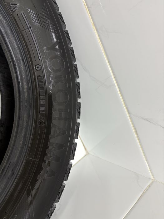 Шины зимный 215/55/R17