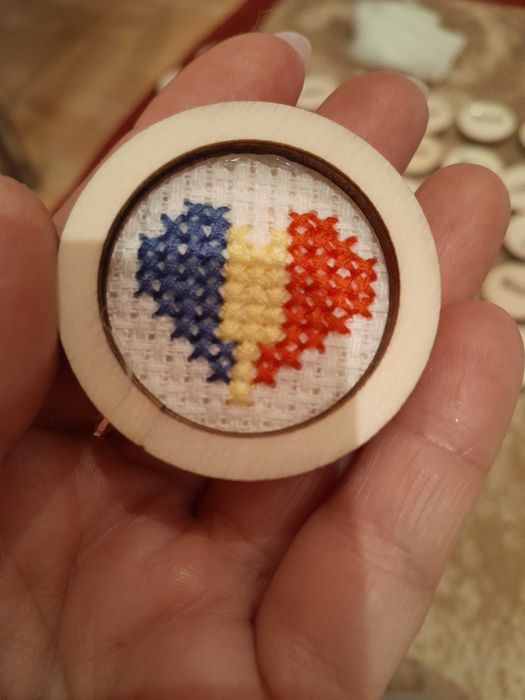 Brose tricolor handmade