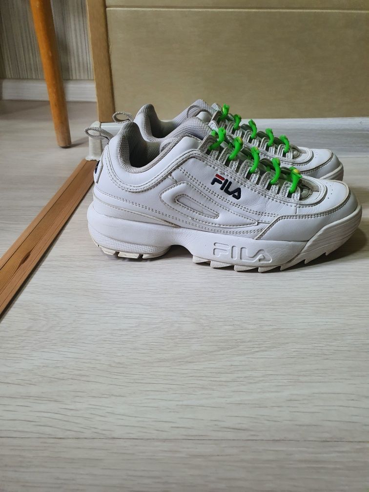 Продаётся кроссовки FILA