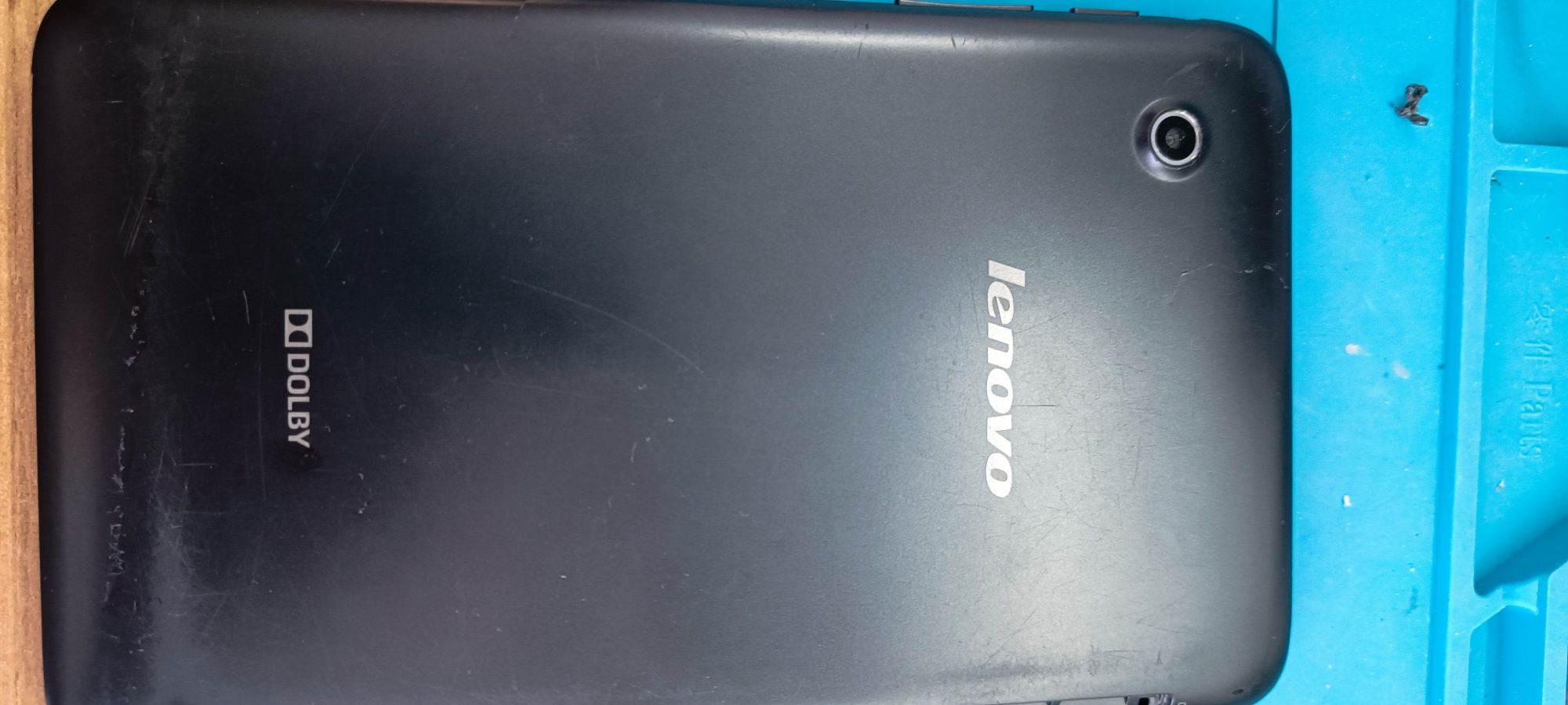 Два броя дисплеи за Lenovo