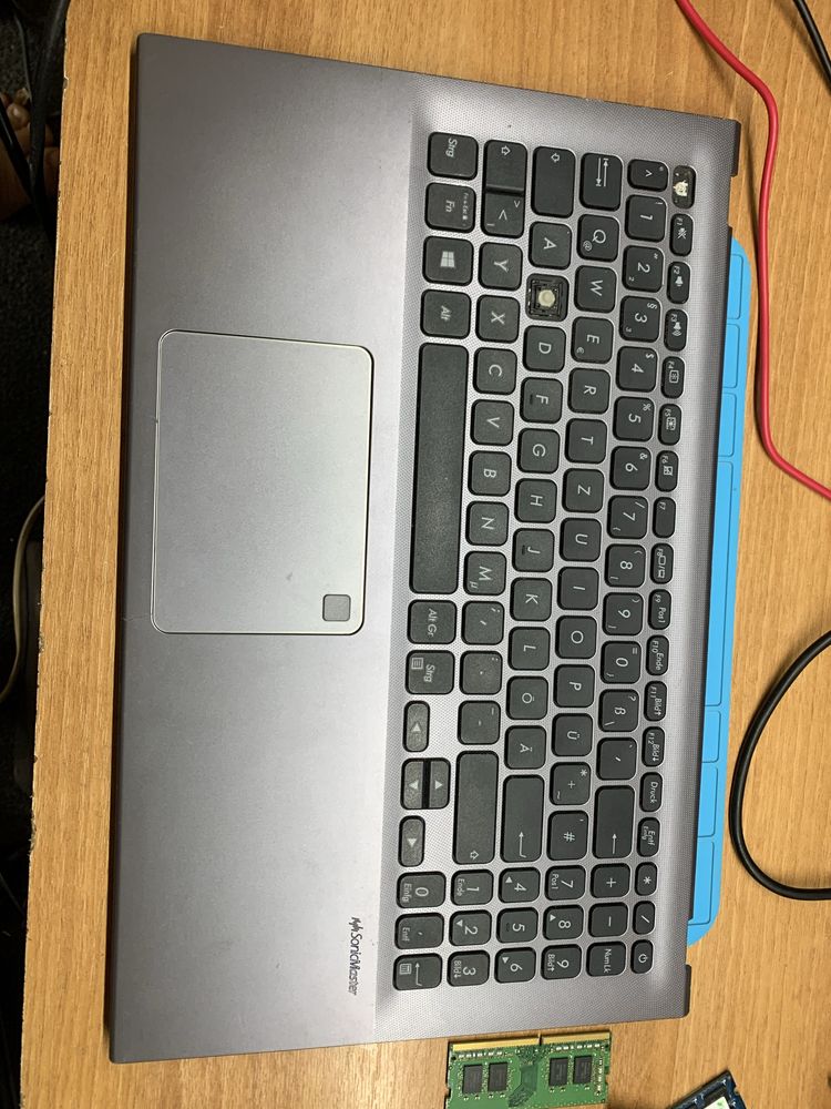 Dezmembrez laptop  Asus x509 incomplet  doar partea de jos