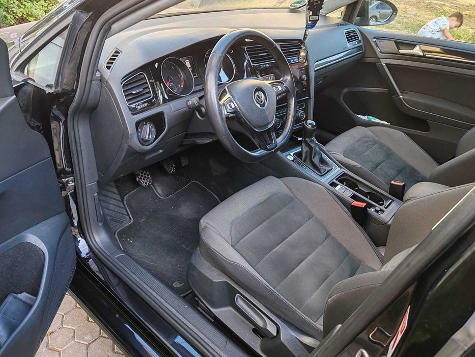 Vând vw golf 7 facelift 2.0tdi euro6 fara adblue/panoramic/2019/Matrix