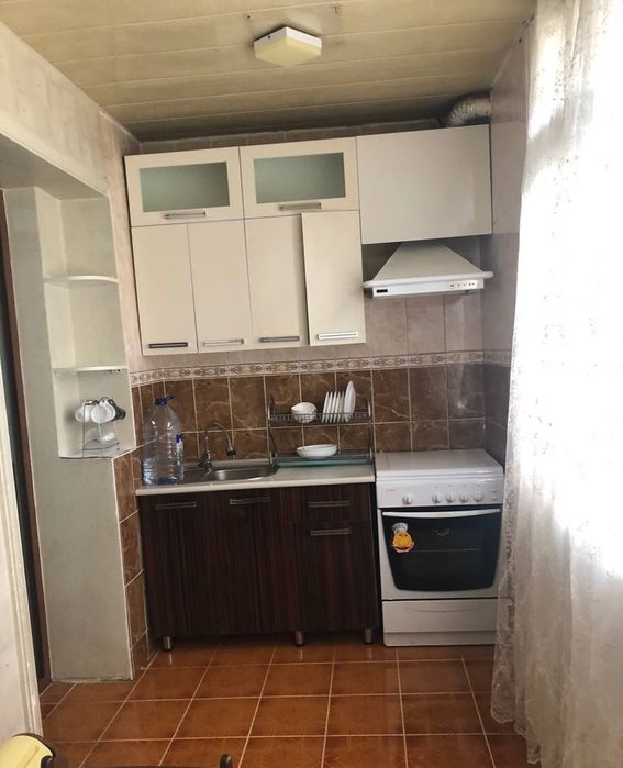 Срочно центр Якасарайский р-н продаю 3/1/4. Кирпич 125.000$