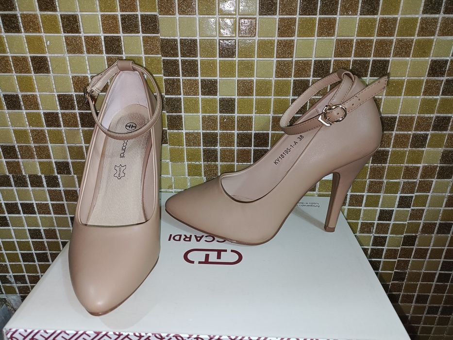 Женская обувь 38 размер