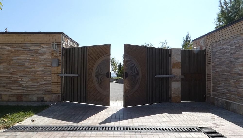 Автоматика для распашных ворот Nice (Италия)