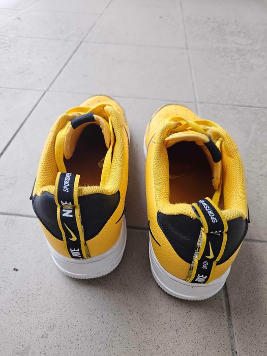 Nike Air Force 1 - Utility Yellow - EU 43