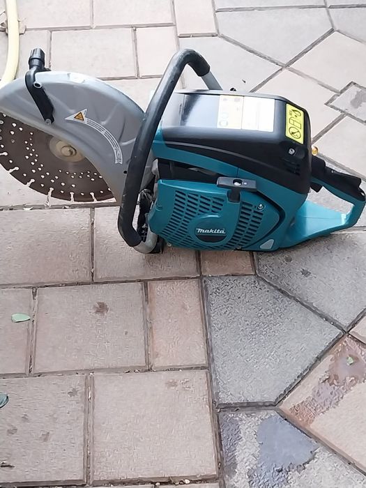 Drujba  de taiat beton, asfalt etc  MAKITA  ca și noua