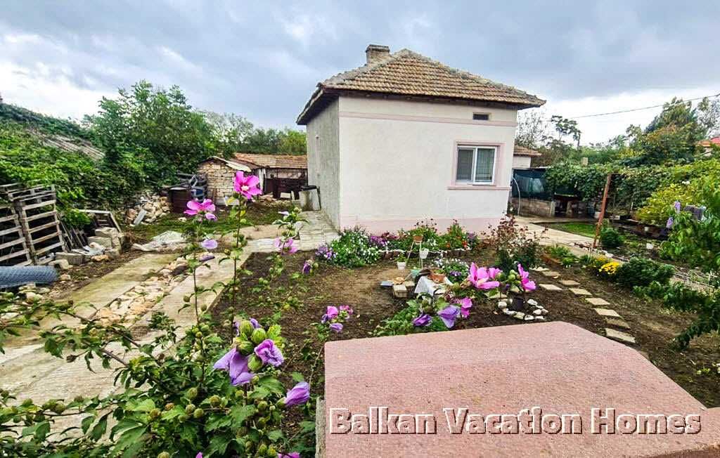 Продава се Къща в с. Василево, Област Добрич - 90 кв.м за 389 €/кв.м - Снимка #18