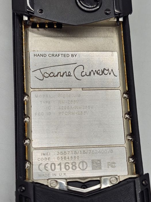 Vertu Signature Joanne Cameron