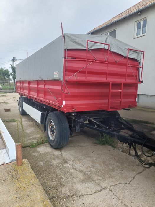 Vand 3 remorci in stare perfecta