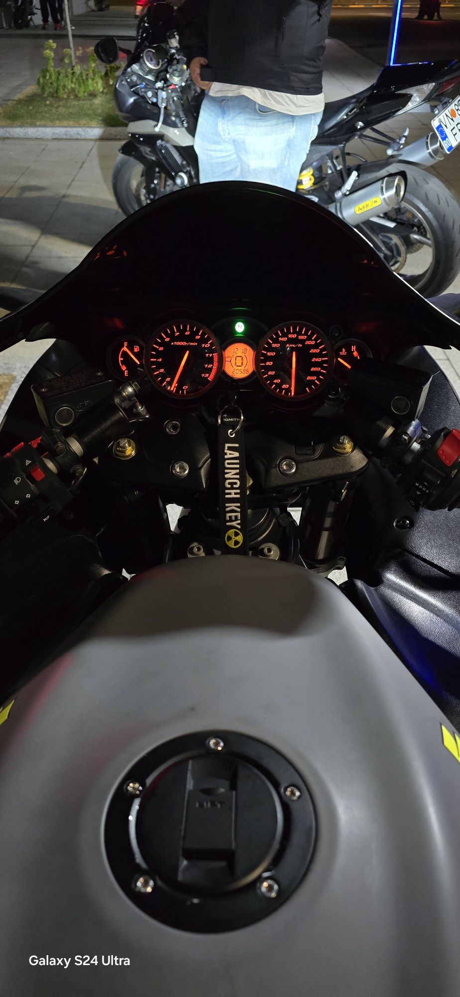 Suzuki GSX1300R Hayabusa