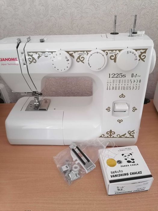 Швейная машинка. Janome 1225s