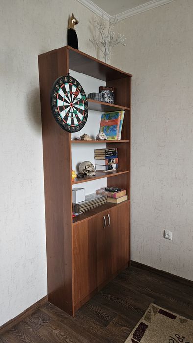 Продаётся книжный стеллаж