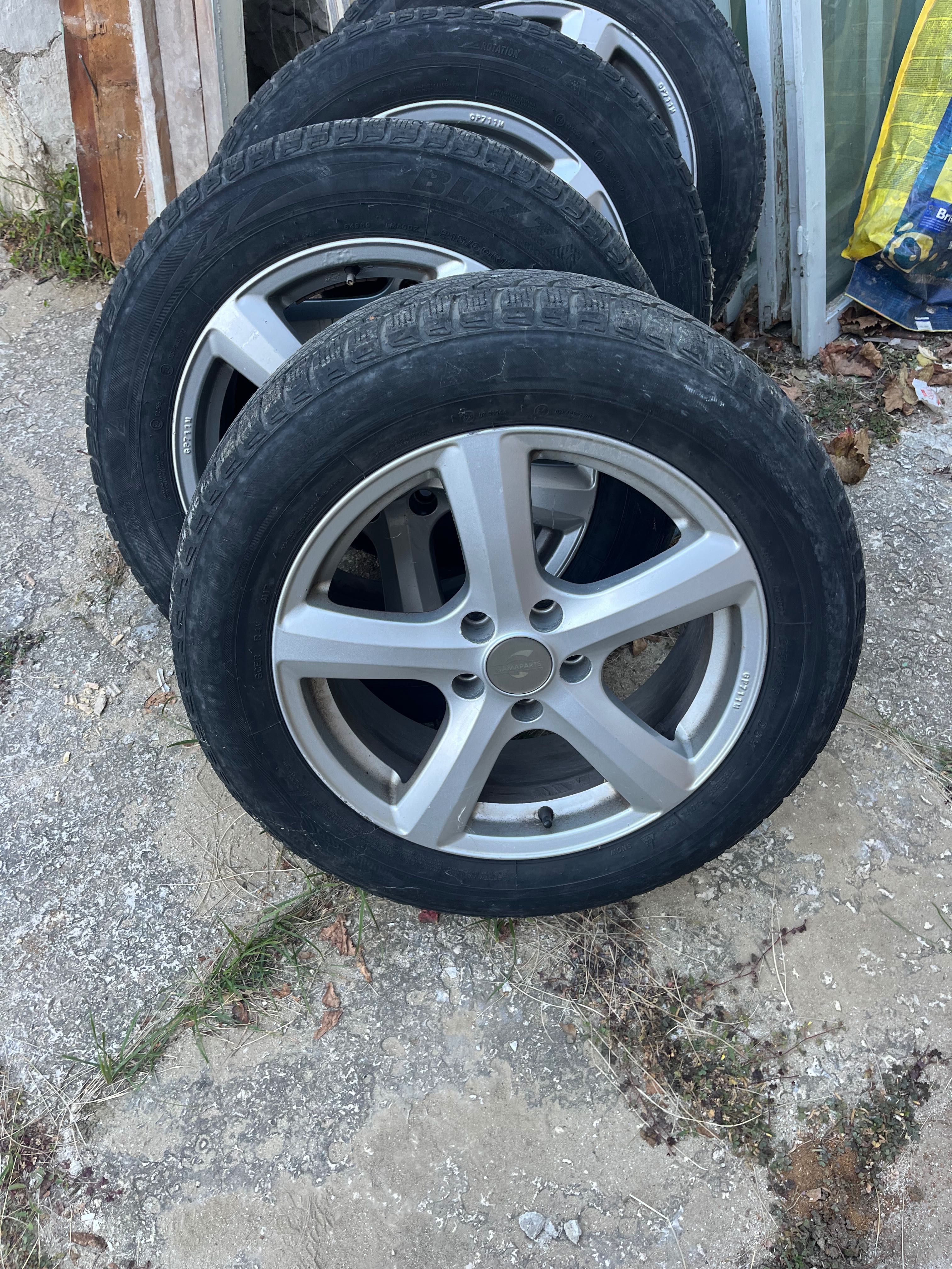 Зимни гуми 215/60/17 Bridgestone