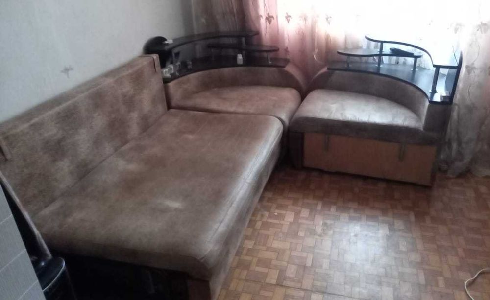 Диван угловой б/у