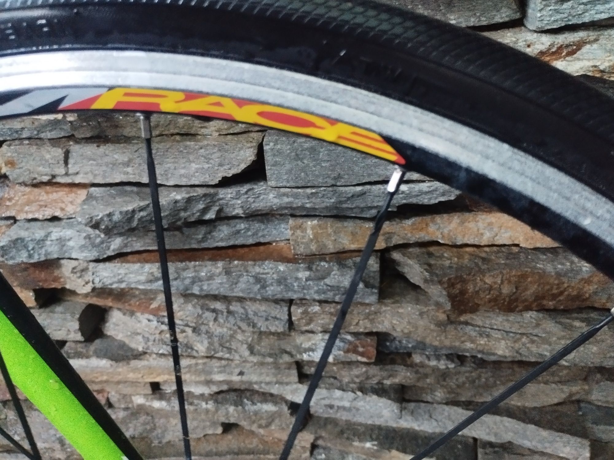 Велосипед алуминиев колело SPECIALIZED висок клас неразличим от нов