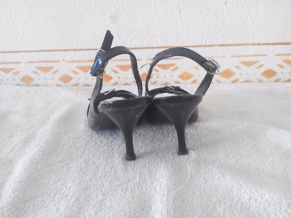 Секси черни сандали