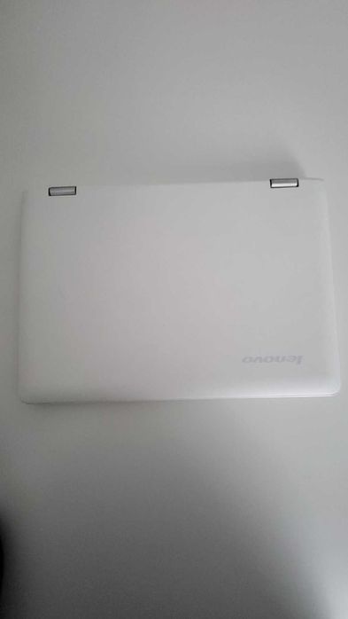 Лаптоп Lenovo Yoga 300 (Бял - отвън и вътре)