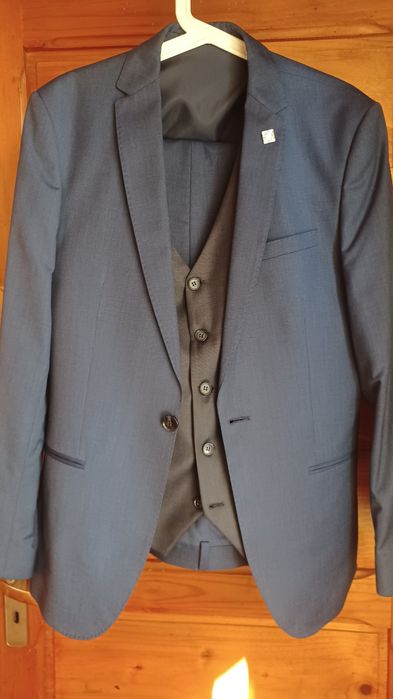 Мъжки костюм, цвят син, турска марка