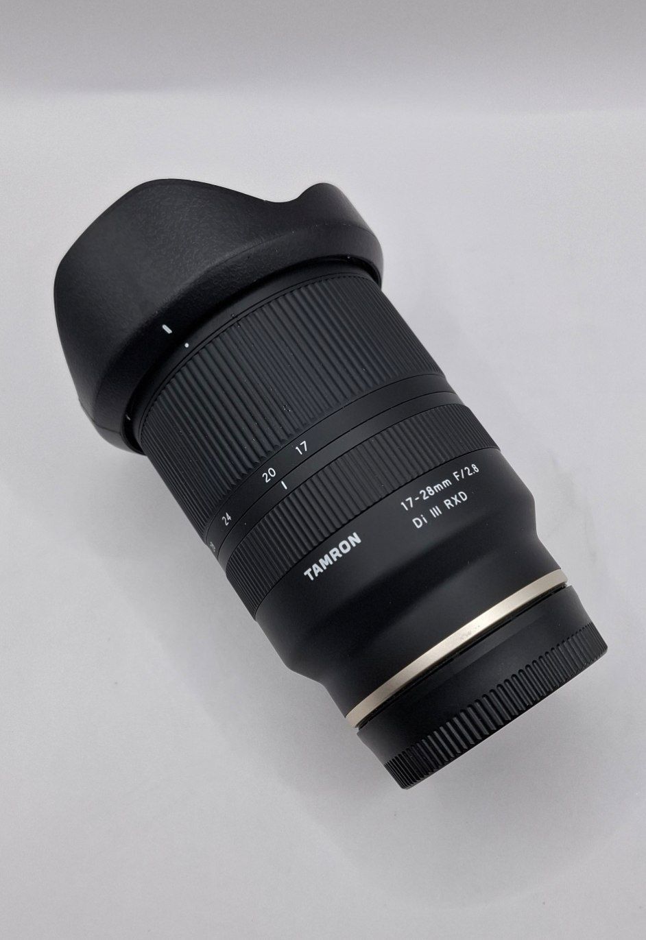 Tamron 17-28mm 2.8 Sony shirik xolati yaxshi korobka