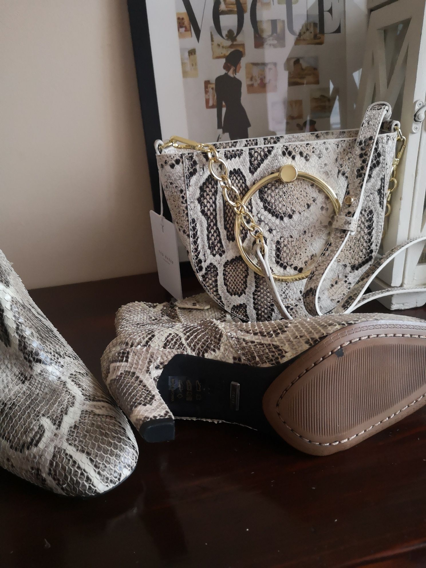 Нова с етикет чанта Ted Baker с противопрахова торба