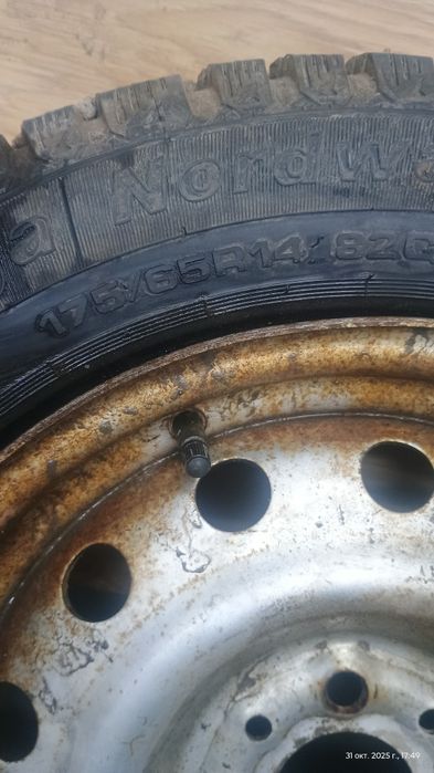 Продам два балона р14